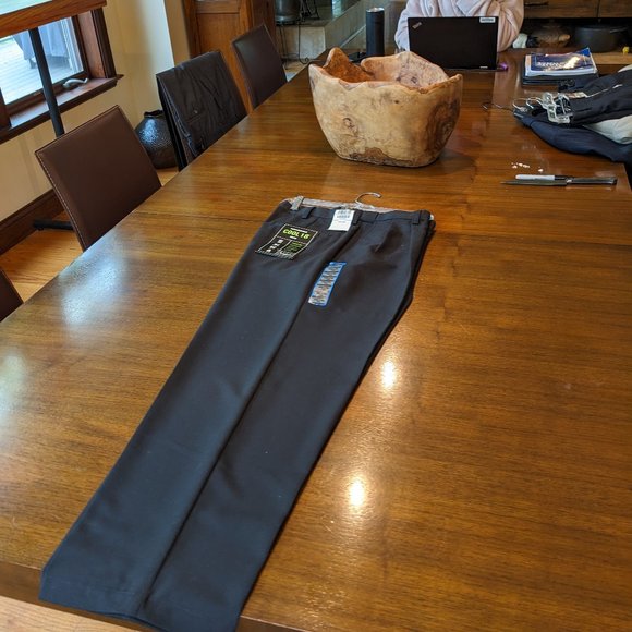 Haggar Men's pants brand new with tags  34W X 29L - Picture 4 of 4